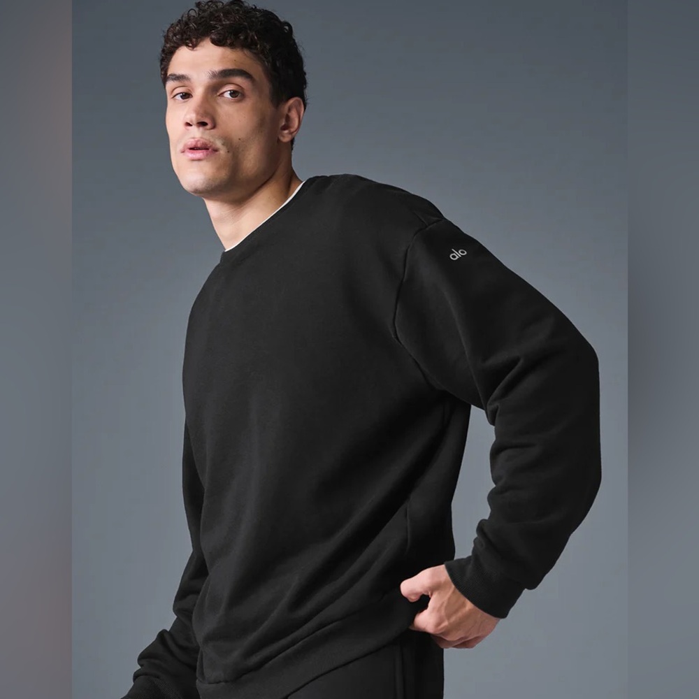 NWT ALO Men’s Large BEST SELLER
Chill Crew Neck Pullover